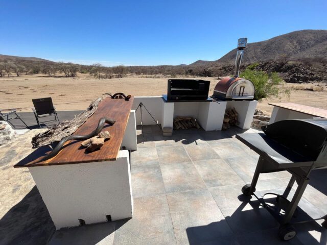 daybreak-namibia-lodge-slider-8