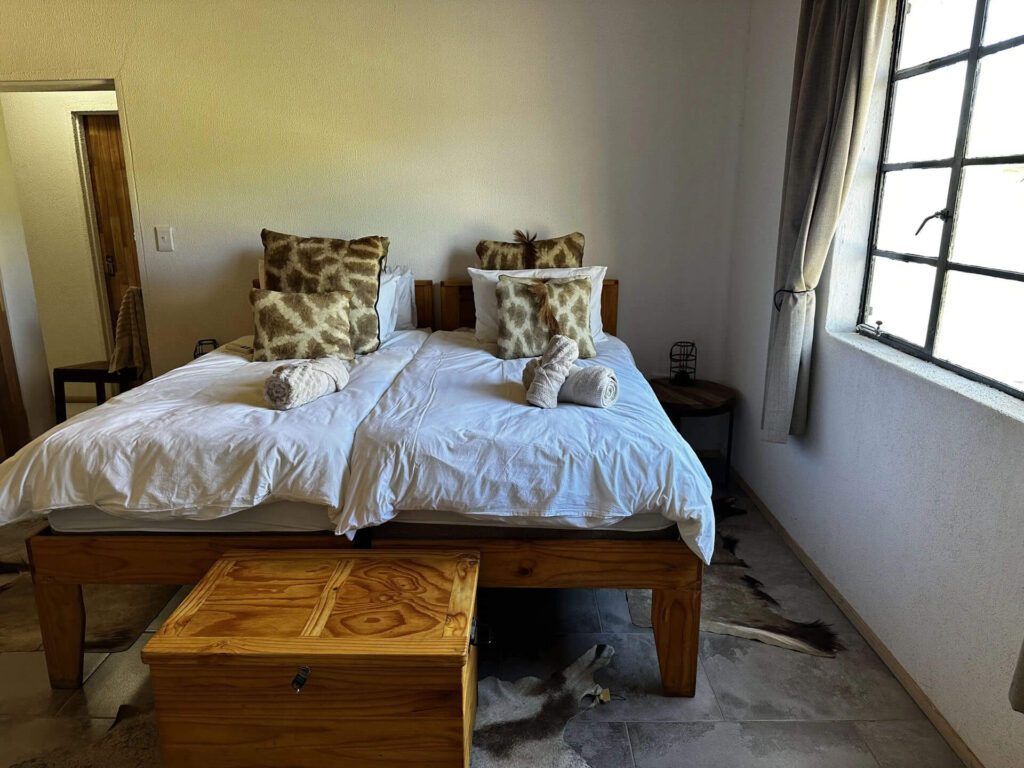 daybreak-namibia-rooms-giraffenzimmer-15